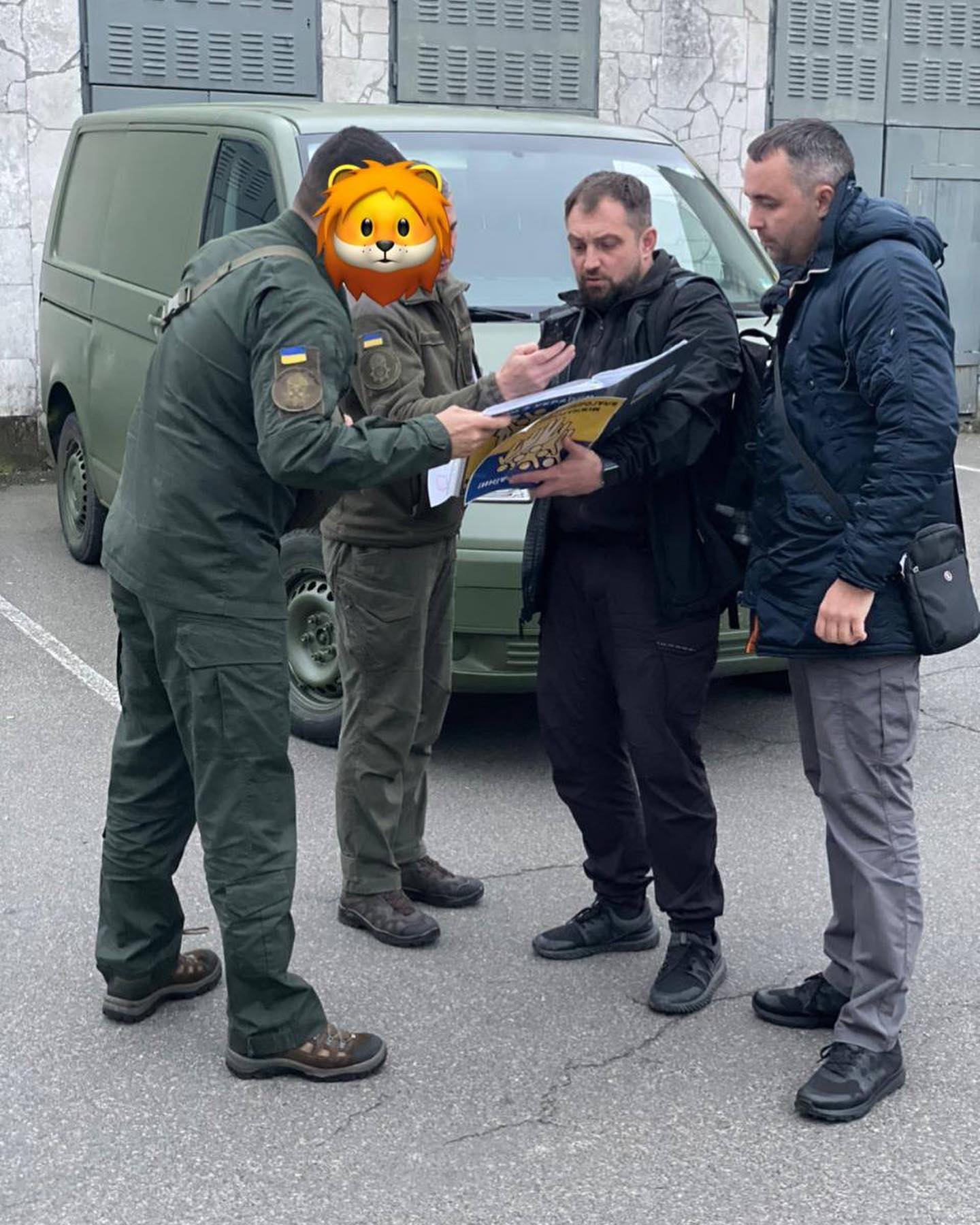 Передача автомобіля українським військовим